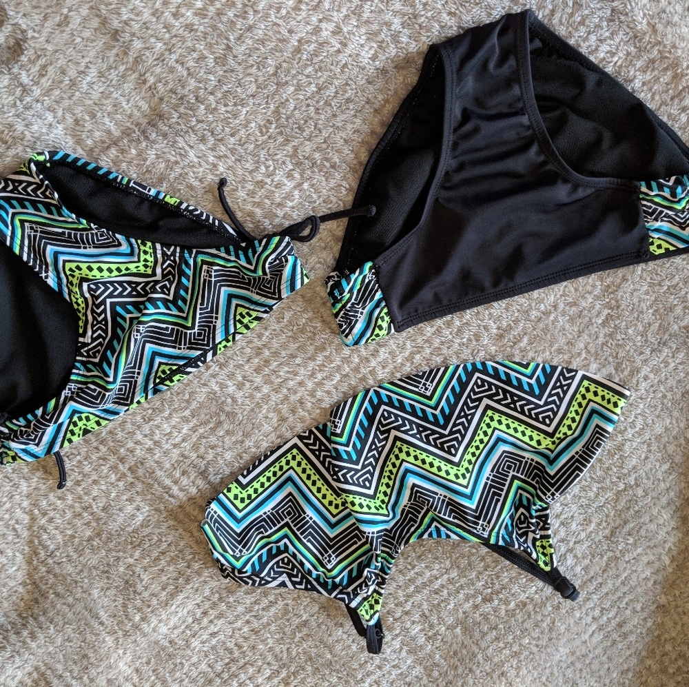 Girls sizw 12 justice 3 pc bikini set